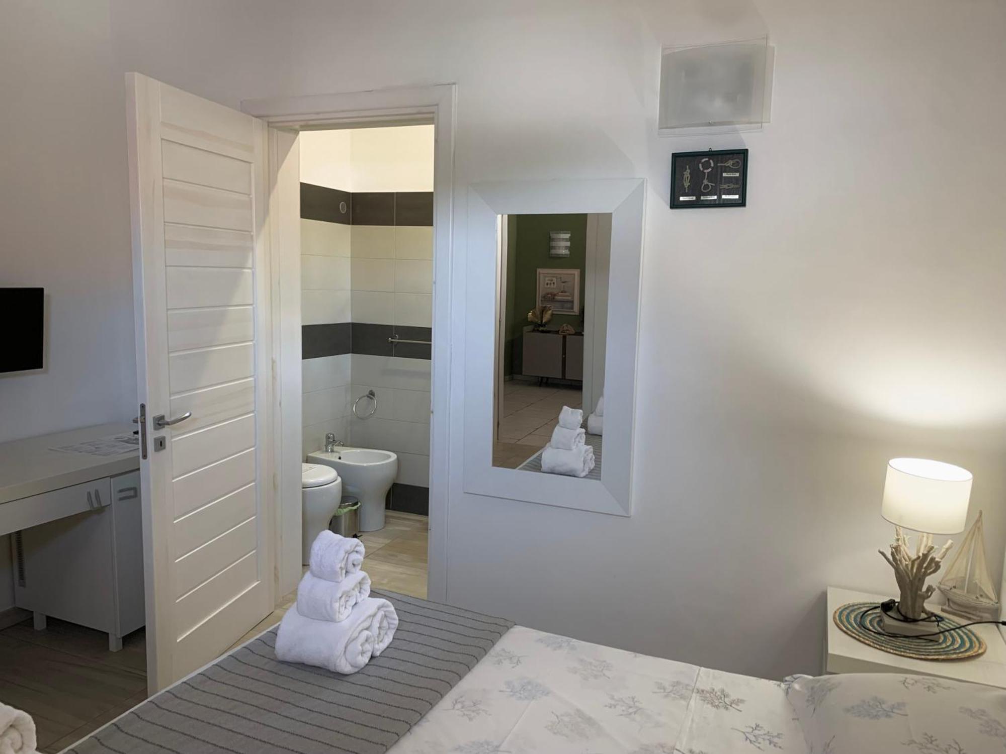 Aquarama Rooms & Apartments Torre Squillace ภายนอก รูปภาพ